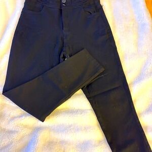 EUC-Black Skinny Jeans for Women with a contour fit
